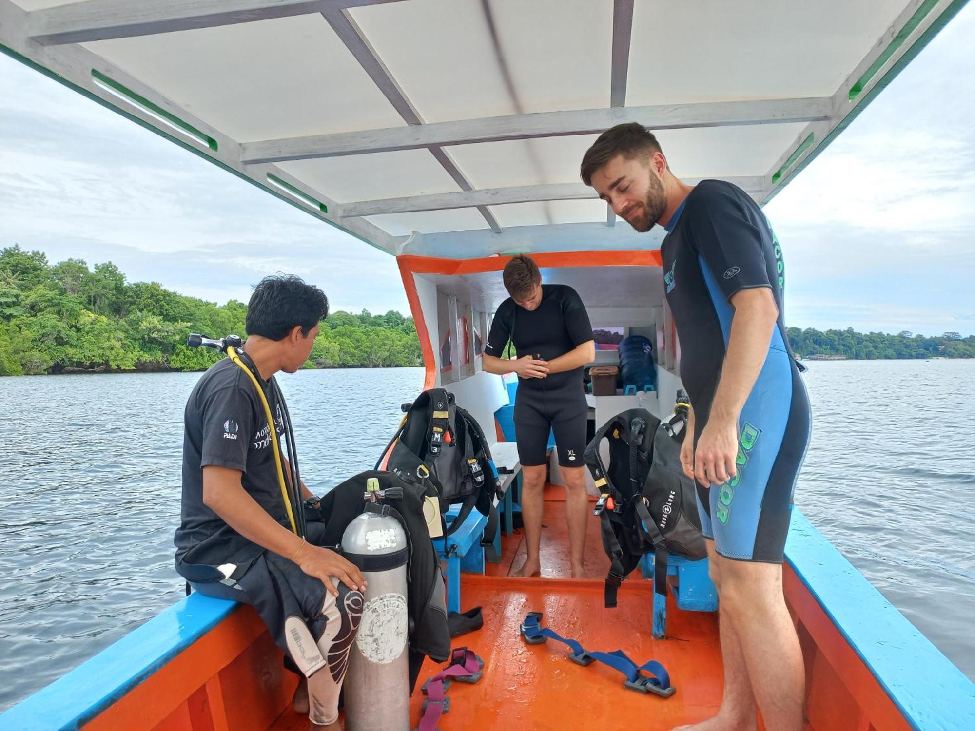 4 Sisters Divers บูนาแกน ภายนอก รูปภาพ